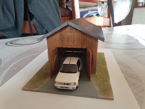 Eme pour diorama - pour, ou