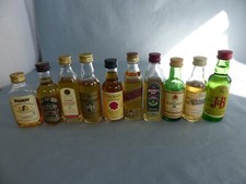 Lot de 10 mignonnettes Whisky J&B BUSHMILLS JOHNNIE WALKER + boite alcool
