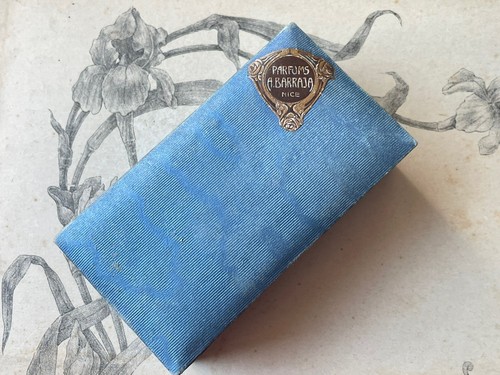 Ancienne boite écrin de - /,