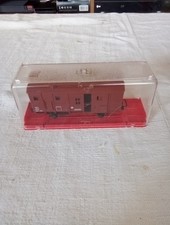 2 WAGONS JOUEF HO EN BOITE  ( CITERNE ESSO 6370 + A ESSIEUX AVEC ÉCLAIRAGE 6480)