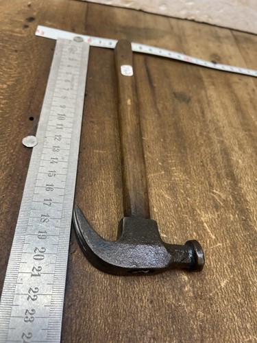 Petit marteau outil - petit, ancien