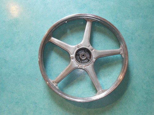 Roue avant 17 - avant, 2
