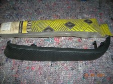 RENAULT 19 16S- R19 16S ENJOLIVEUR DE POIGNEE ARRIERE NEUF ORIGINE D'EPOQUE