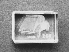 -  Fève verre voiture 2 CV
