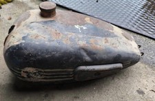 * réservoir d'essence terrot magnat debon 100 apres guerre grippe genoux acier