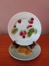 2 Assiettes en barbotine