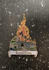 Ancien pin's château Disneyland Paris Eurodisney Vintage Parc Attraction 