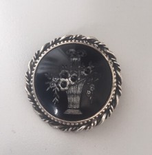 Broche médaillon bouquet