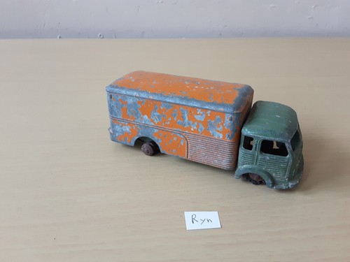 Dinky toys simca cargo - simca, n°