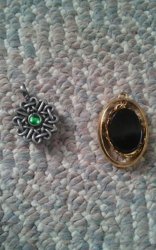 bague noeud plastique