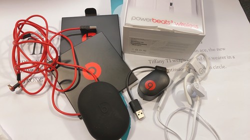 Beats dre powerbeats3 - by,