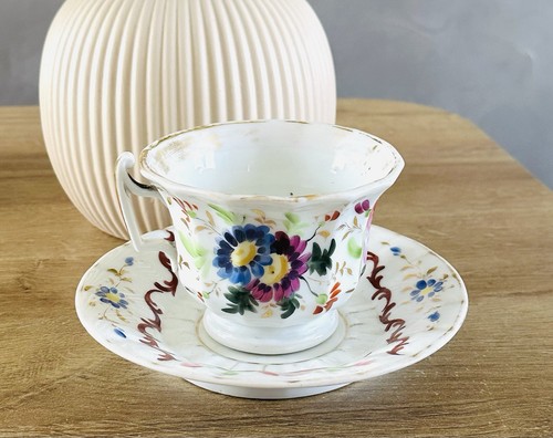 Grande tasse sous taasse en - tasse,