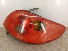 Feu arriere principal droit