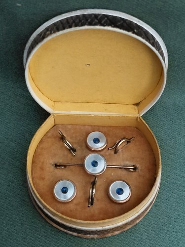Anciens magnifiques boutons - anciens, de