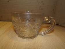 tasse en cristal ( 7 cm haut 13 cm de long )