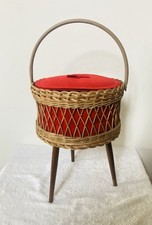 Travailleuse en rotin années