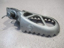 Repose pied avant gauche (Beta