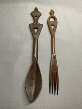 ANCIENNE CUILLÈRE ET FOURCHETTE AFRICAINE . BOIS SCULPTÉ , ART TRIBAL