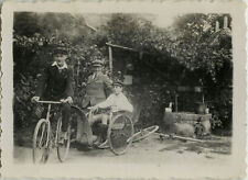 PHOTO ANCIENNE - VINTAGE SNAPSHOT - VÉLO BICYCLETTE REMORQUE TRIPORTEUR - BIKE