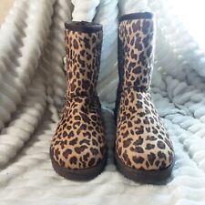 bottines léopard.  Neuves.  Tailles 36.