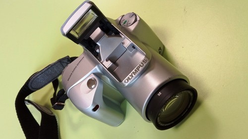 Appareil photo bridge reflex