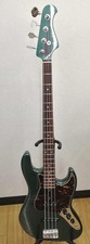 Guitare basse électrique