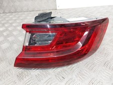 Feu arriere principal droit