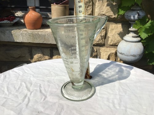 Ancien verre mesureur doseur - ancien,