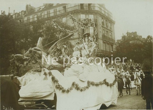 Paris 1913 char fleuri - char,
