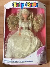 90’s Vintage Poupée Mannequin 29cm BETTY BRIDE BLONDE Neuve Boîte Robe de Mariée