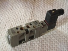 Distributeur pneumatique BOSCH 5/2 0 820 022 991 0820022991