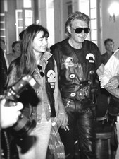 Johnny Hallyday / Adeline Blondieau  "  Photo Les Harley du cœur  "