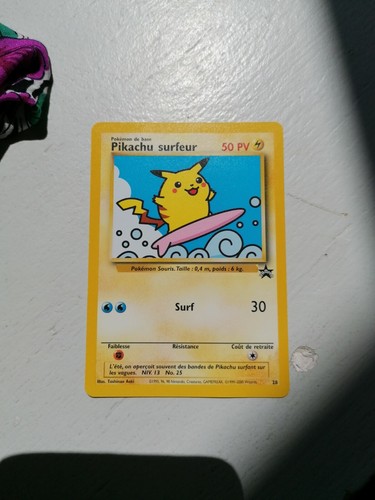 Carte pokemon pikachu surfeur - carte,