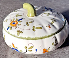 Bonbonnière en porcelaine à décor Moustier