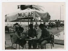 PHOTO amateur SNAPSHOT, Afrique piscine de Bangui 1958 MOCAF table bouée maillot