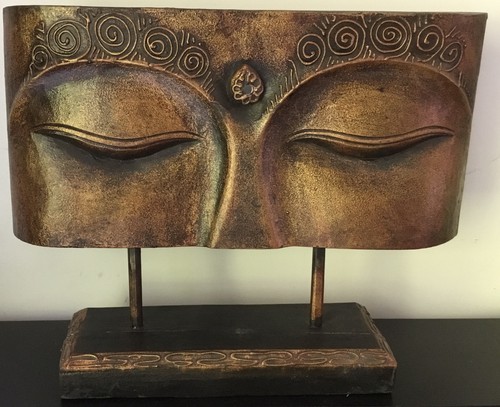 Les yeux bouddha sur - bouddha, socle