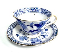 Tasse et sous-tasse en