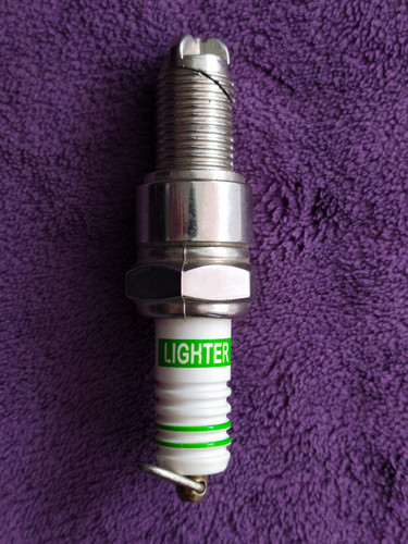 Automobilia rare briquet - automobilia,