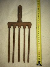 F3-Outil ancien forme foëne fouëne fonte et acier à identifier peigne 