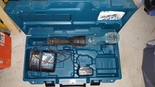 SCIE SABRE MAKITA 18V + CHARGEUR + BATTERIE + BOITE