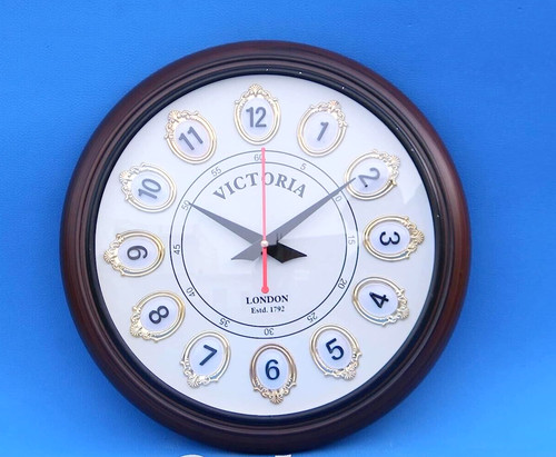 Horloge murale bois vintage - en,