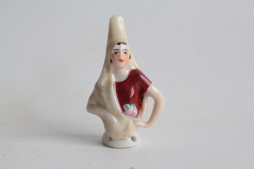 Demi figurine porcelaine femme - porcelaine,