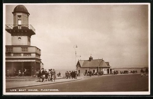 Fleetwood life boat - fleetwood,, house