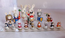 LOT FIGURINES ET FEVES "LES LAPINS CRETINS"