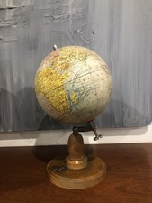 PETIT GLOBE TERRESTRE DRESSÉ PAR J.FOREST, GIRARD BARRERE & THOMAS (D 16 cm)