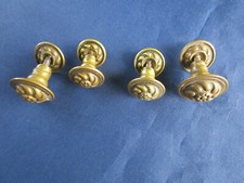 4 (2+2) boutons rosaces