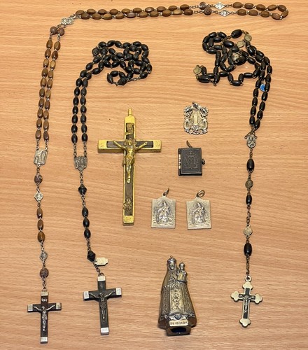 Beau lot religieux - religieux,