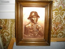 Très joli cadre bois massif, motif cuivre moulé main, preuve à l'appui, exc état