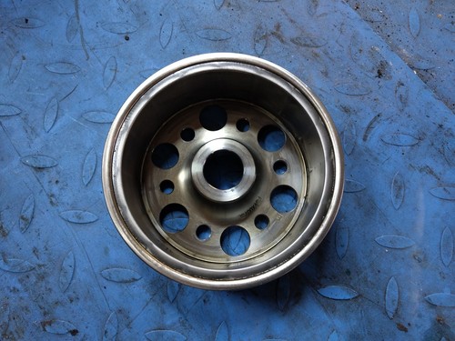 Volant magnétique rotor - magnétique,