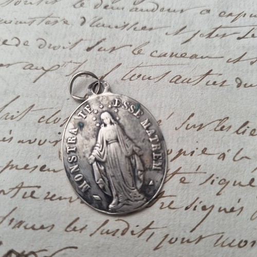 Grand pendentif médaille - grand,
